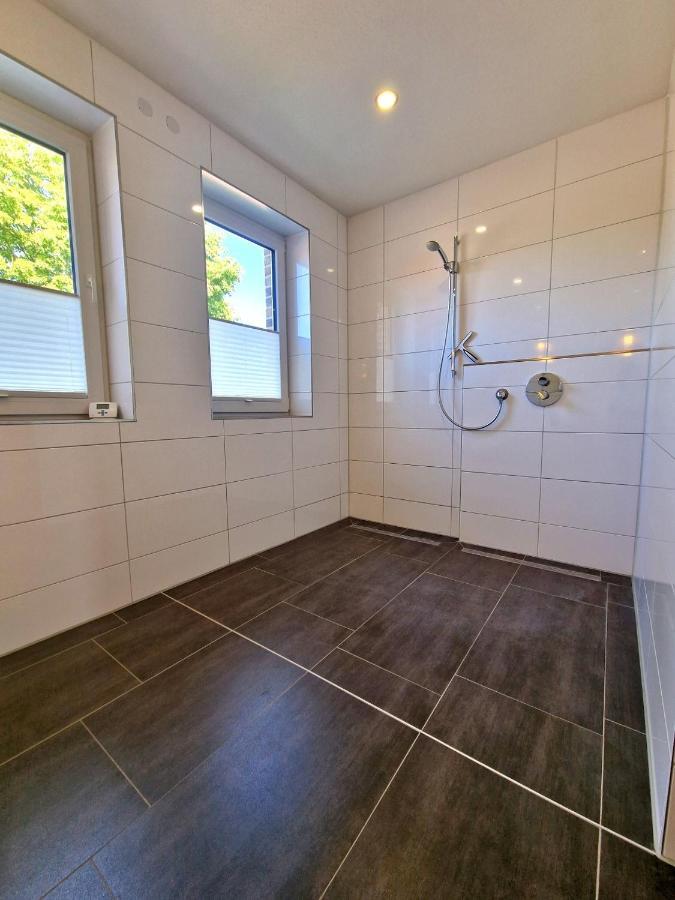 Exklusive Ferienwohnung In Lingen Holthausen 2Zim, 2Badez,Kueche,Balkon,Waschmaschine 外观 照片