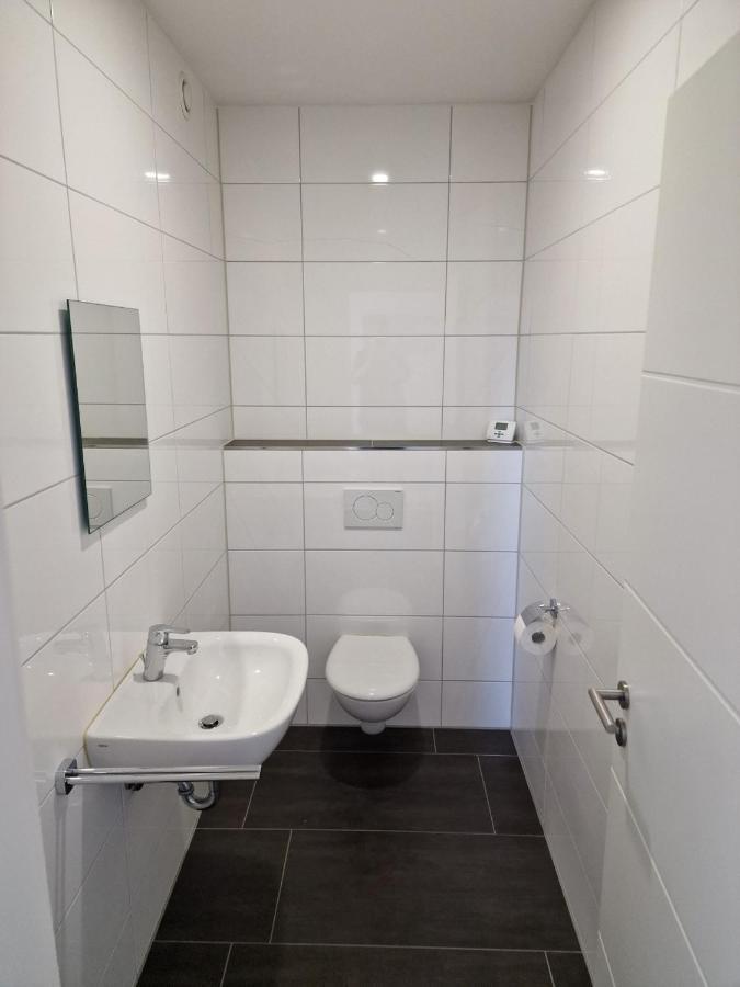 Exklusive Ferienwohnung In Lingen Holthausen 2Zim, 2Badez,Kueche,Balkon,Waschmaschine 外观 照片