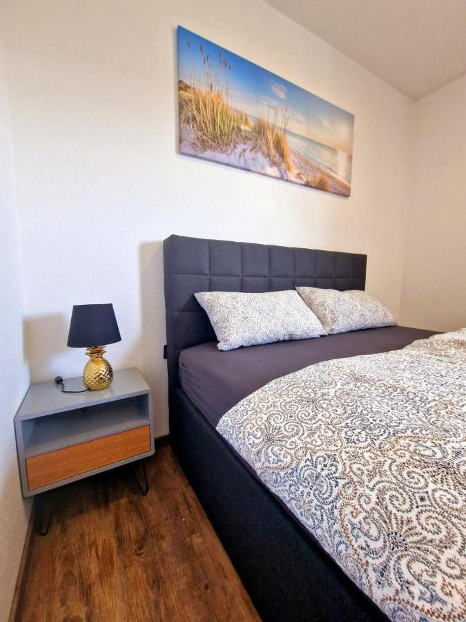 Exklusive Ferienwohnung In Lingen Holthausen 2Zim, 2Badez,Kueche,Balkon,Waschmaschine 外观 照片