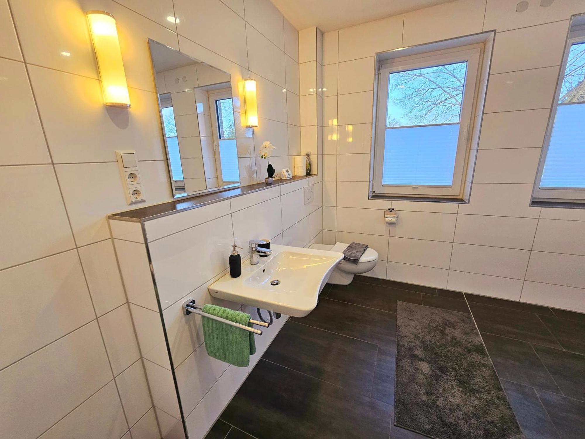 Exklusive Ferienwohnung In Lingen Holthausen 2Zim, 2Badez,Kueche,Balkon,Waschmaschine 外观 照片